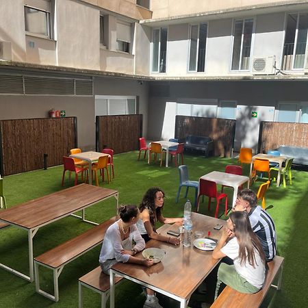 Residencia Universitaria Resa La Ciutadella Барселона Экстерьер фото