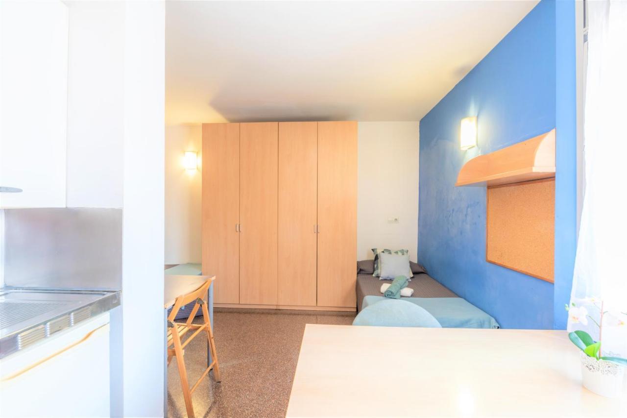 Residencia Universitaria Resa La Ciutadella Барселона Экстерьер фото