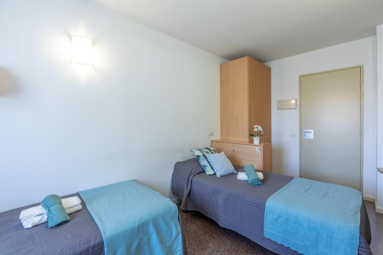 Residencia Universitaria Resa La Ciutadella Барселона Экстерьер фото