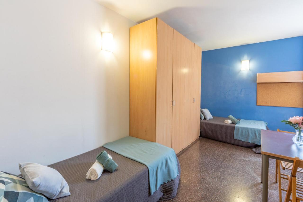 Residencia Universitaria Resa La Ciutadella Барселона Экстерьер фото