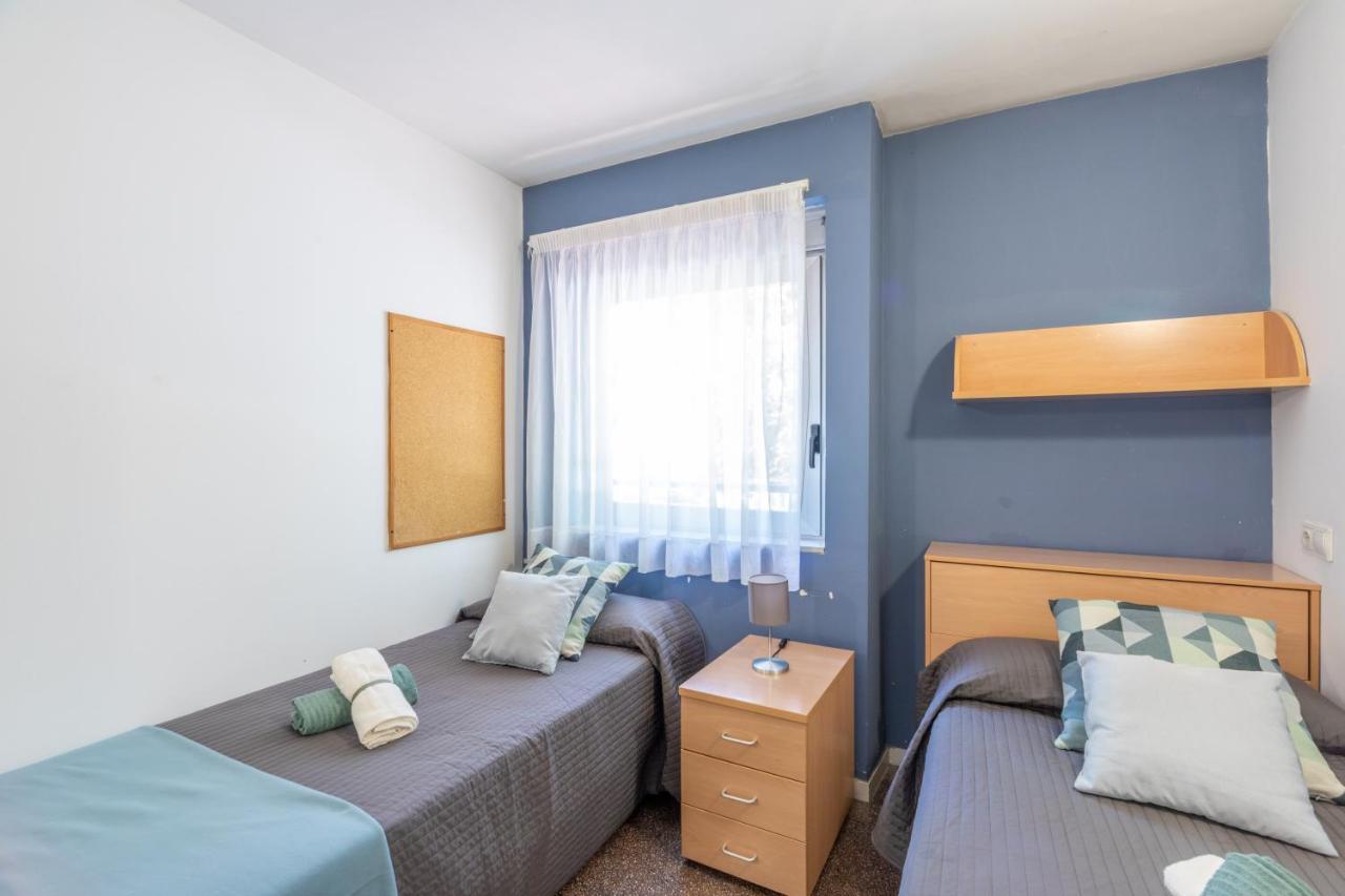 Residencia Universitaria Resa La Ciutadella Барселона Экстерьер фото