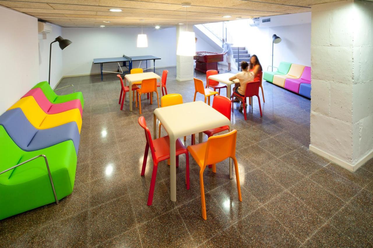 Residencia Universitaria Resa La Ciutadella Барселона Экстерьер фото